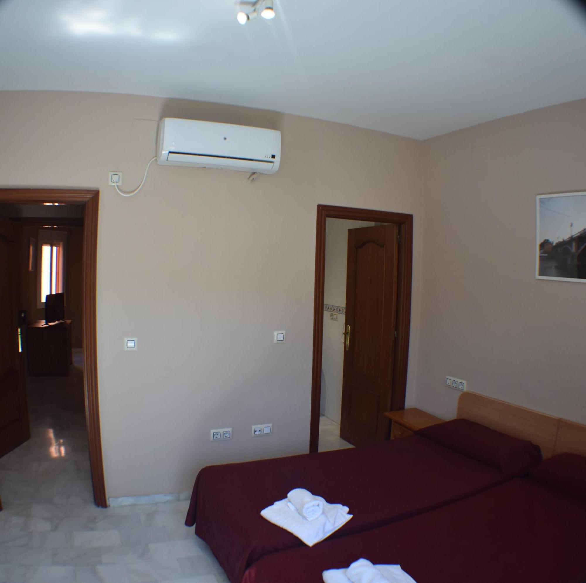 Hostal Alamare Seville Ngoại thất bức ảnh