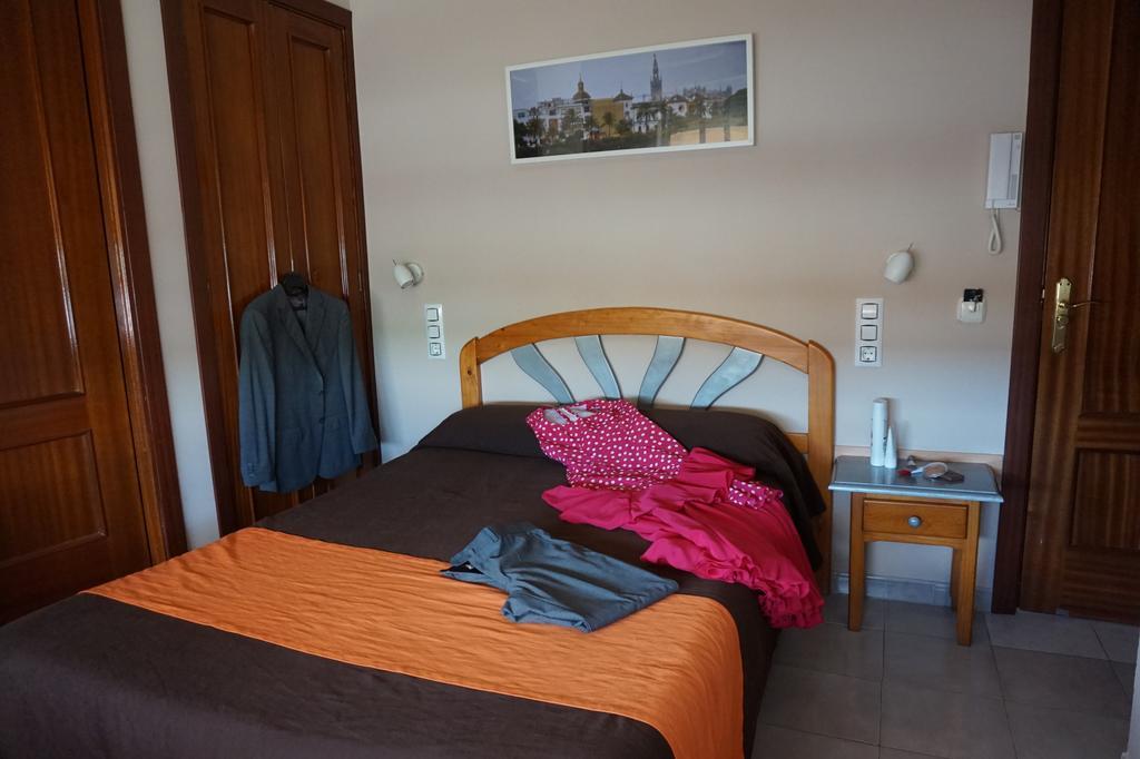 Hostal Alamare Seville Ngoại thất bức ảnh